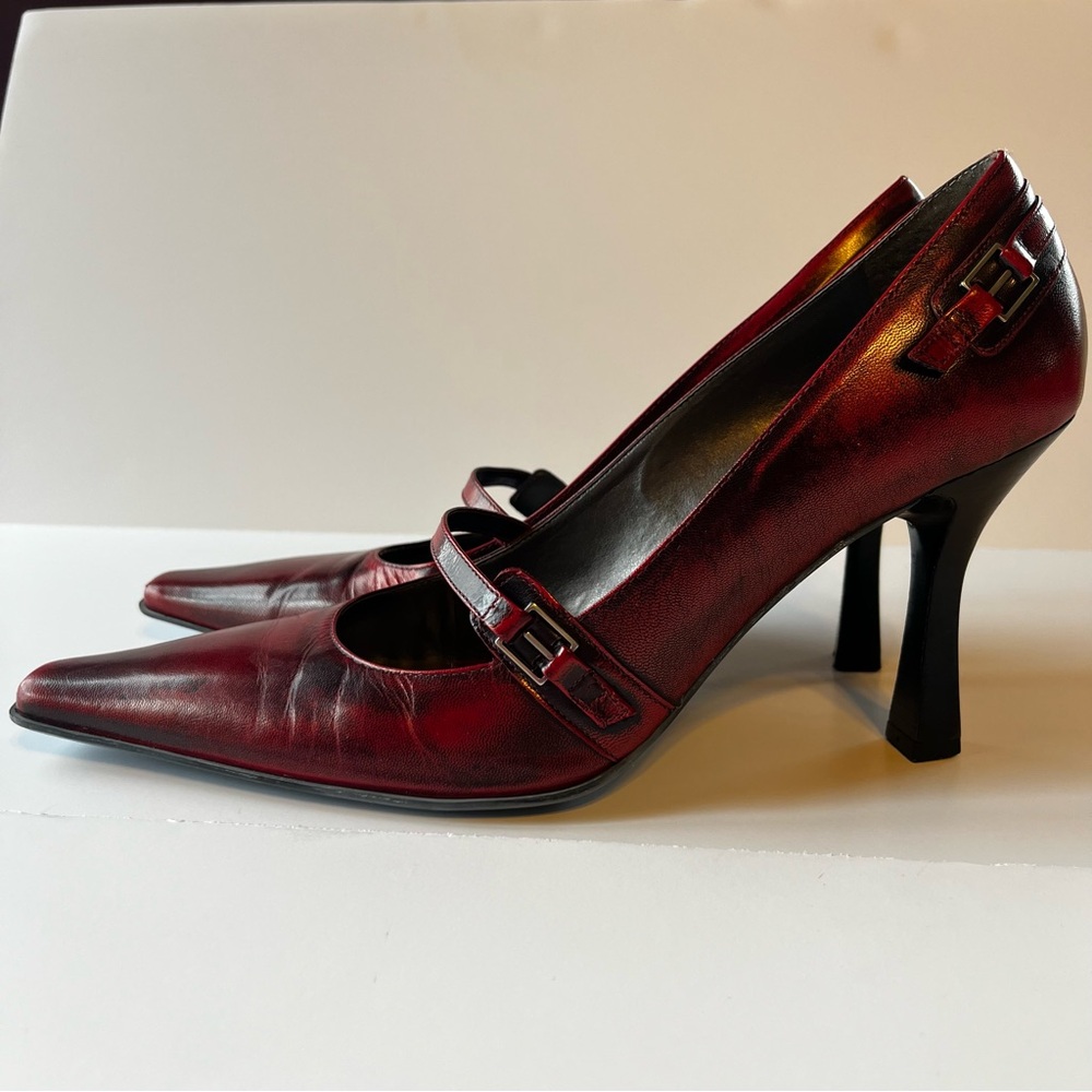Sophisticated Red High Heel Pumps with Mary Jane Styling 👠